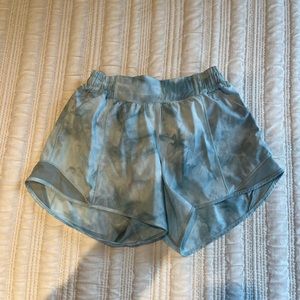 LULULEMON BLUE TIE DYE HOTTY HOTS EXCLUSIVE